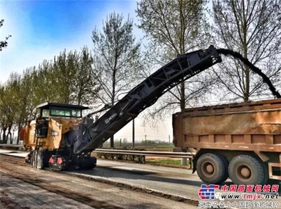 徐工XM200K铣刨机助力202国道改造，展现国产工程机械硬实力